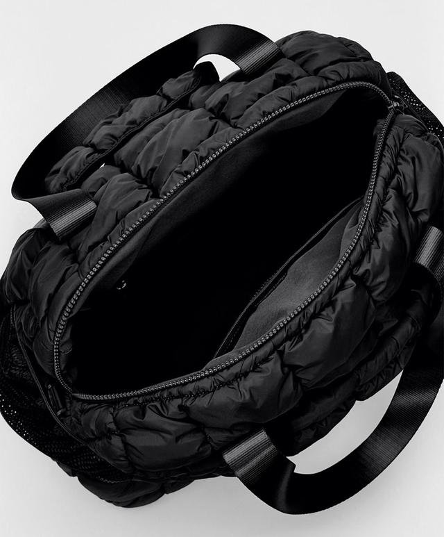 Quilted Travel Tote handbag manufacturing view 4